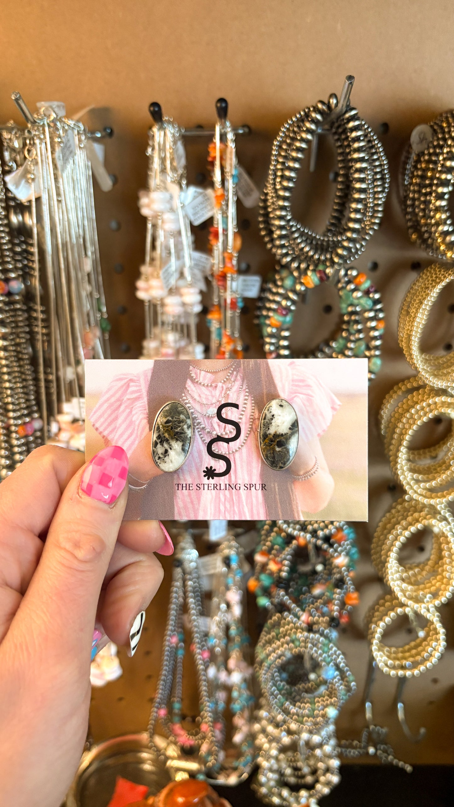 OVAL WHITE BUFFALO STATEMENT EARRINGS