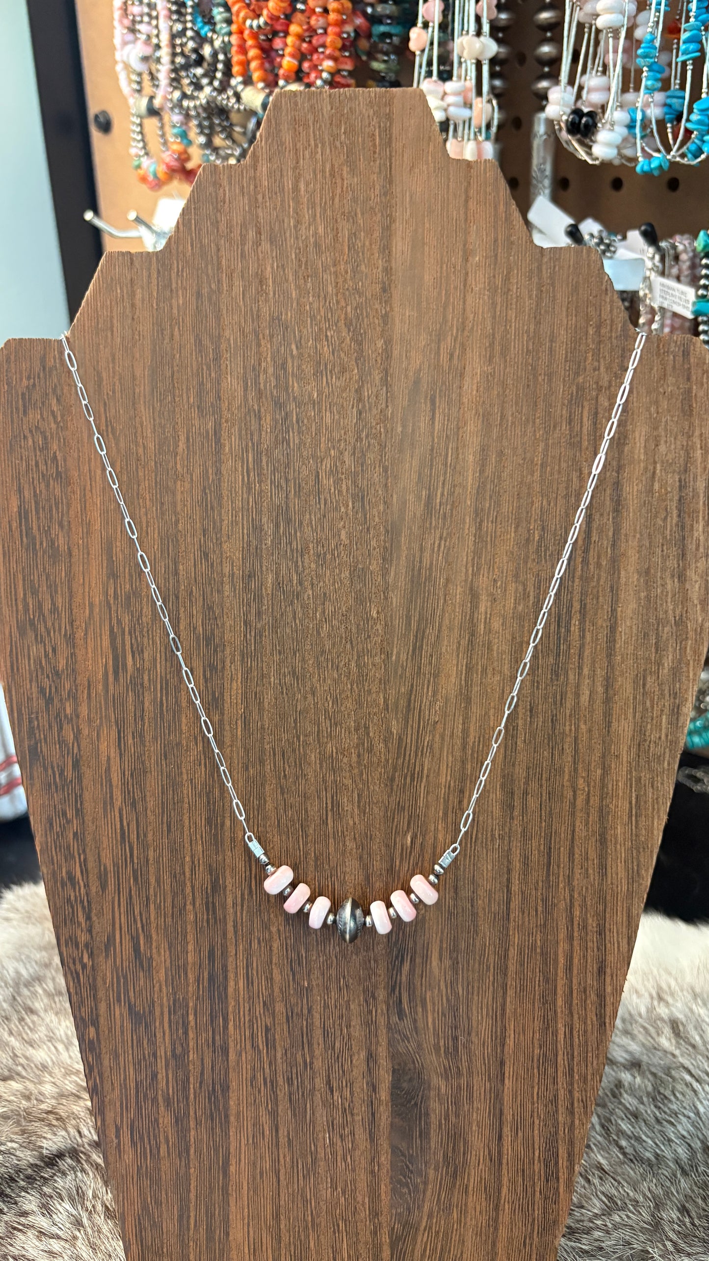 PINK CONCH STAMPED SAUCER BEAD CHAIN NECKLACE