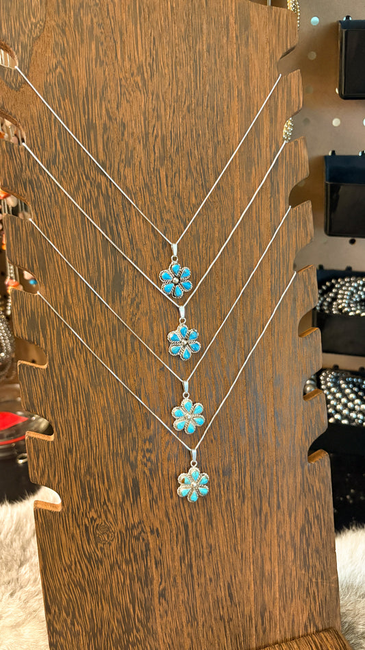 ZUNI TURQUOISE FLOWER NECKLACE