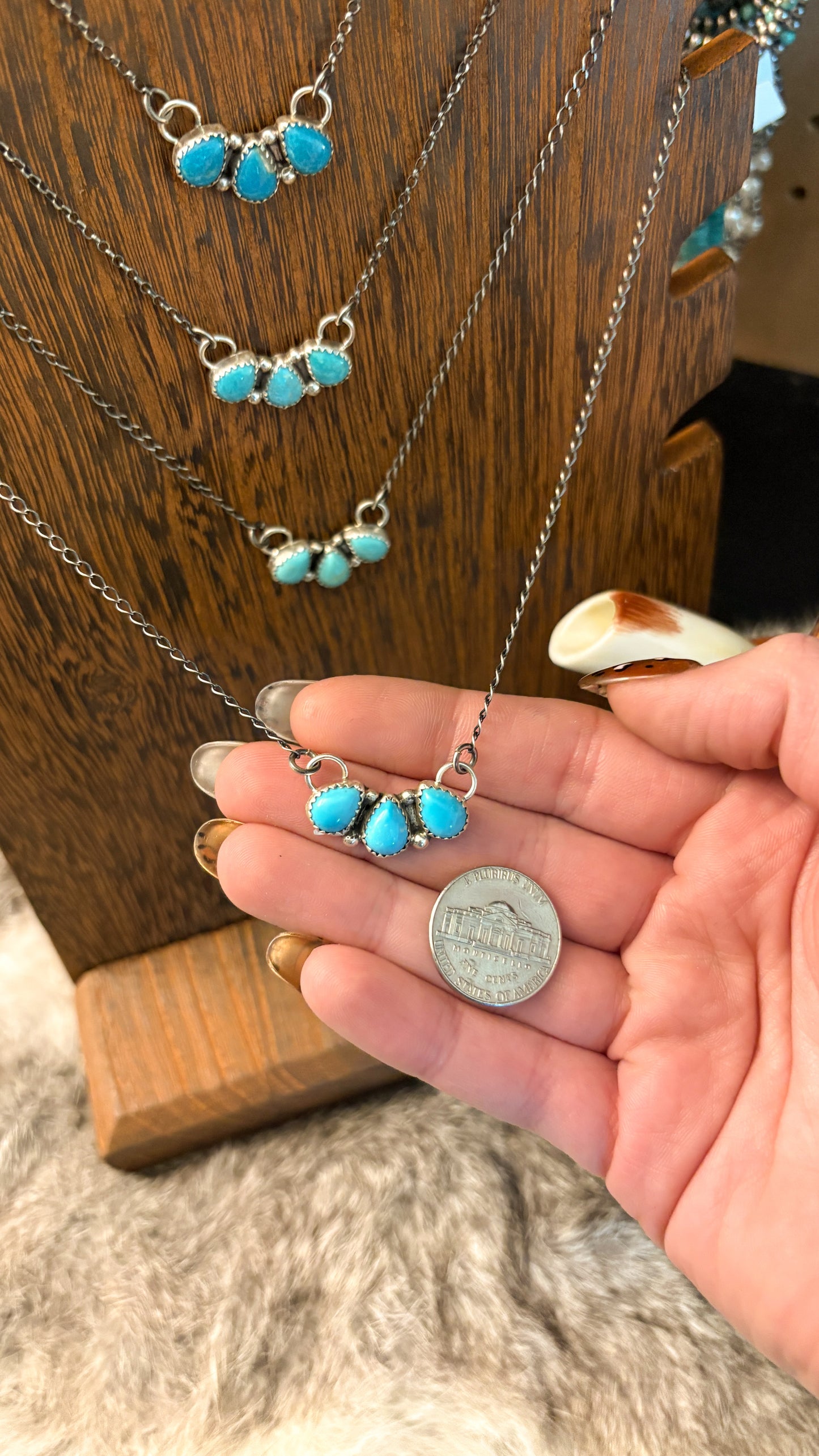 3 STONE KINGMAN TURQUOISE BAR NECKLACE