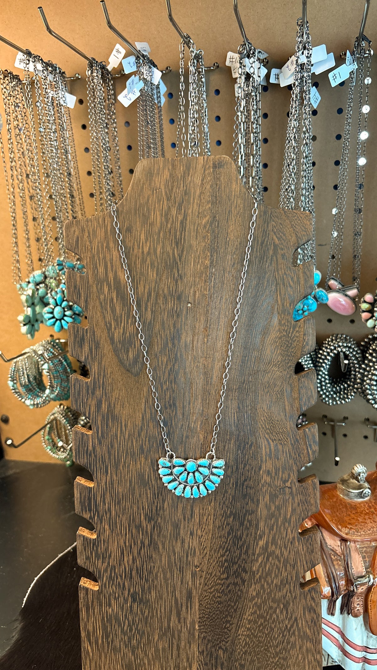 BLUE TURQUOISE HALF CLUSTER NECKLACE *DEFECT*