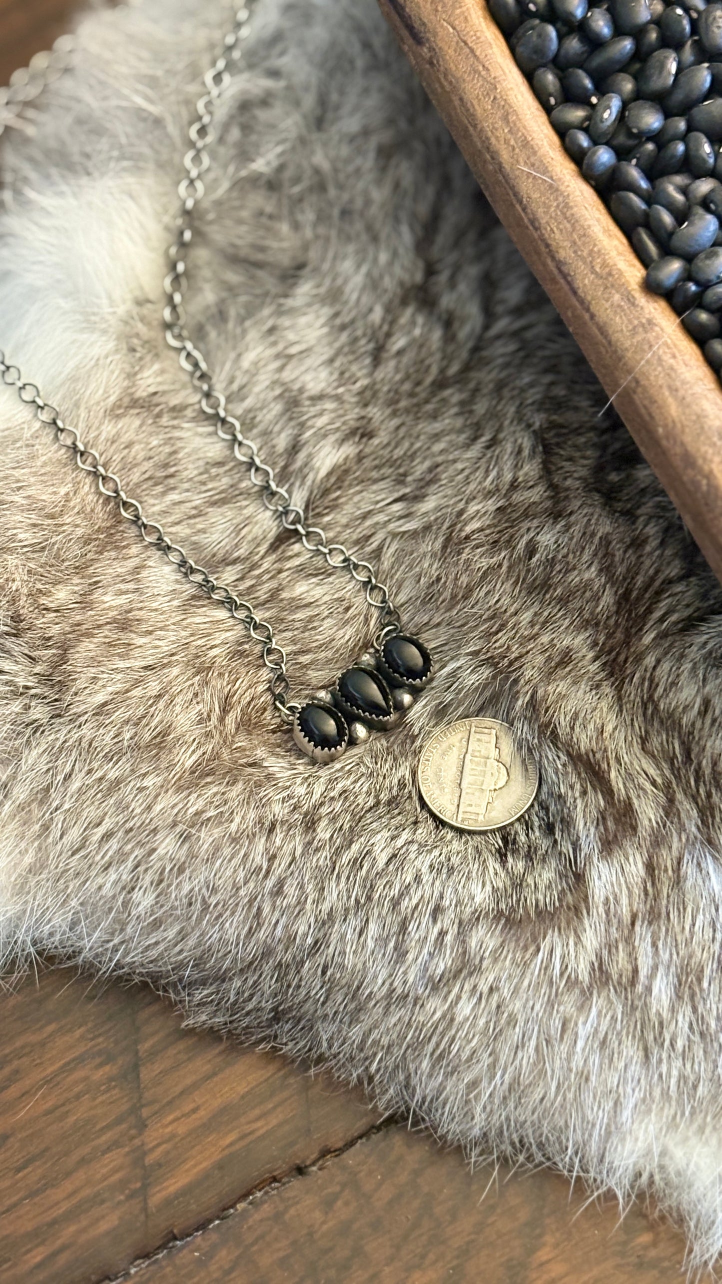 3 STONE BLACK ONYX NECKLACE