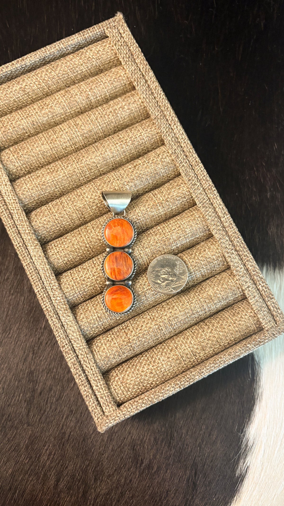 3 STONE ORANGE SPINY BAR PENDANT S STERLING