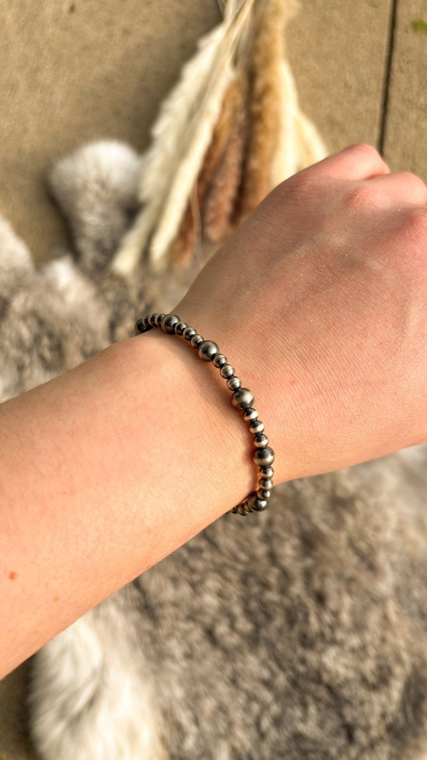 GRADUATED PEARL STRETCH BRACELET - READY TO SHIP