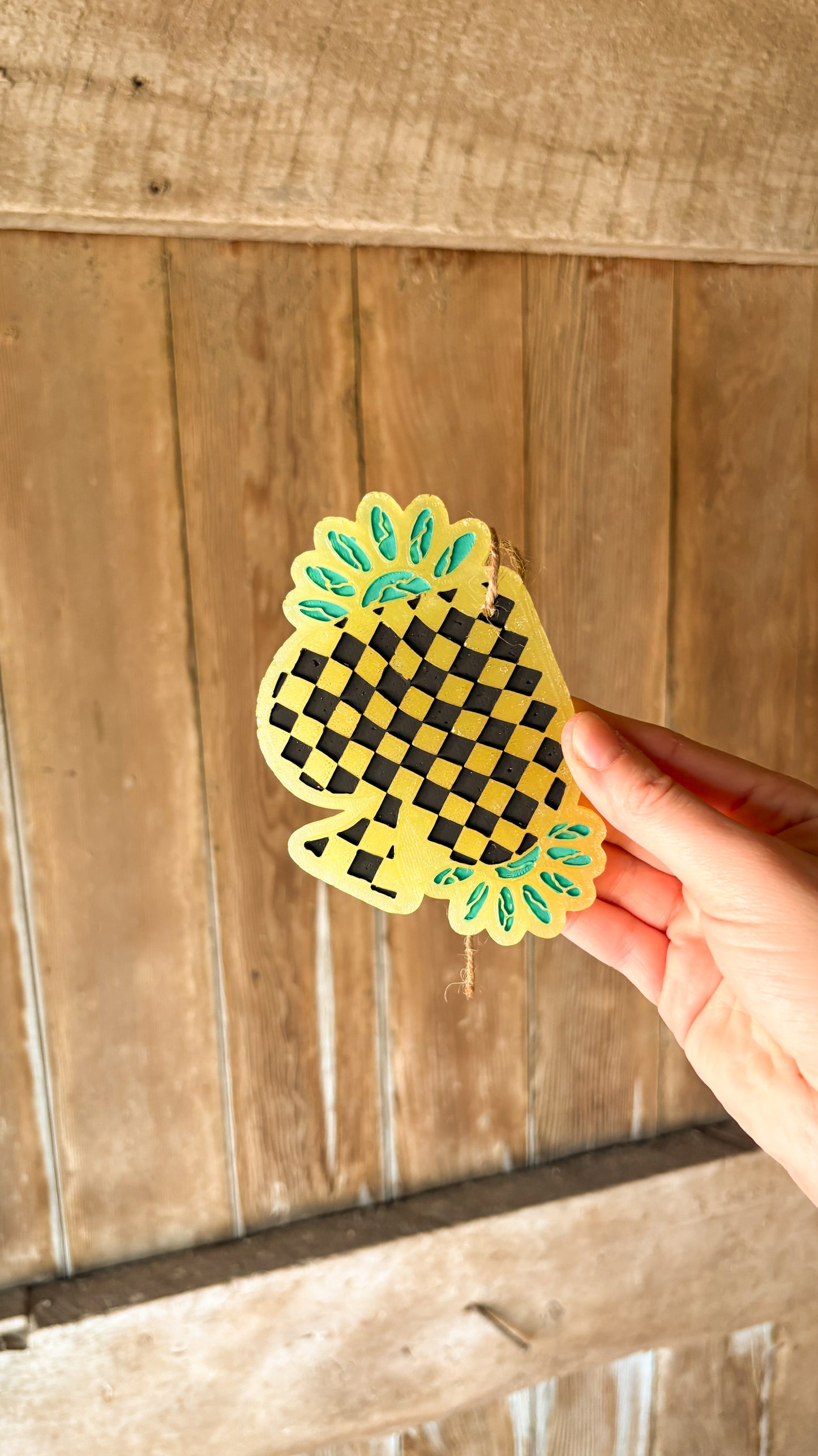 CHECKERED SPADE FRESHIE - BLACK & YELLOW