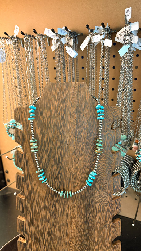 THE MAE NECKLACE