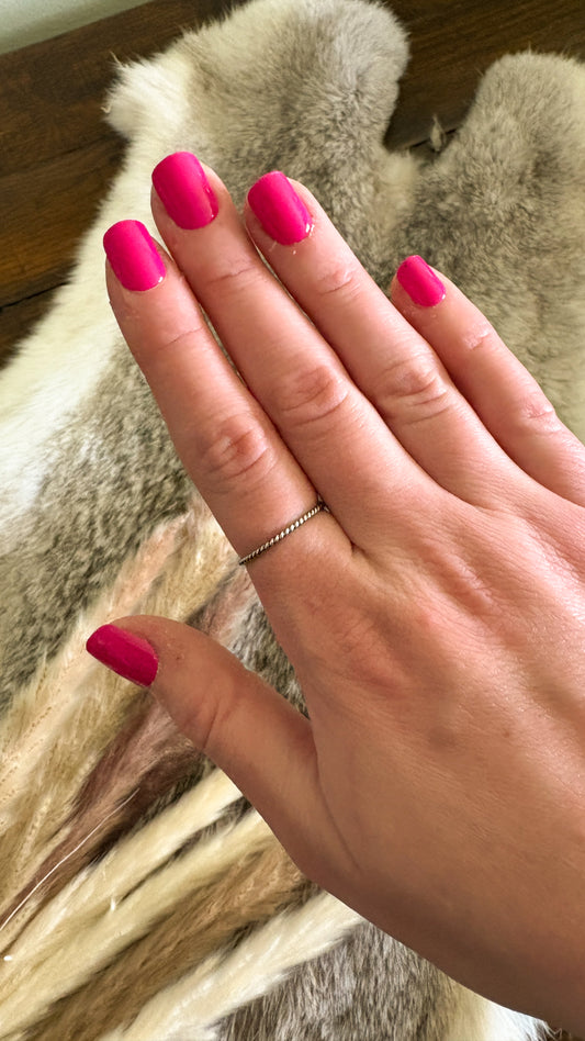SIMPLE TWIST STACK RING