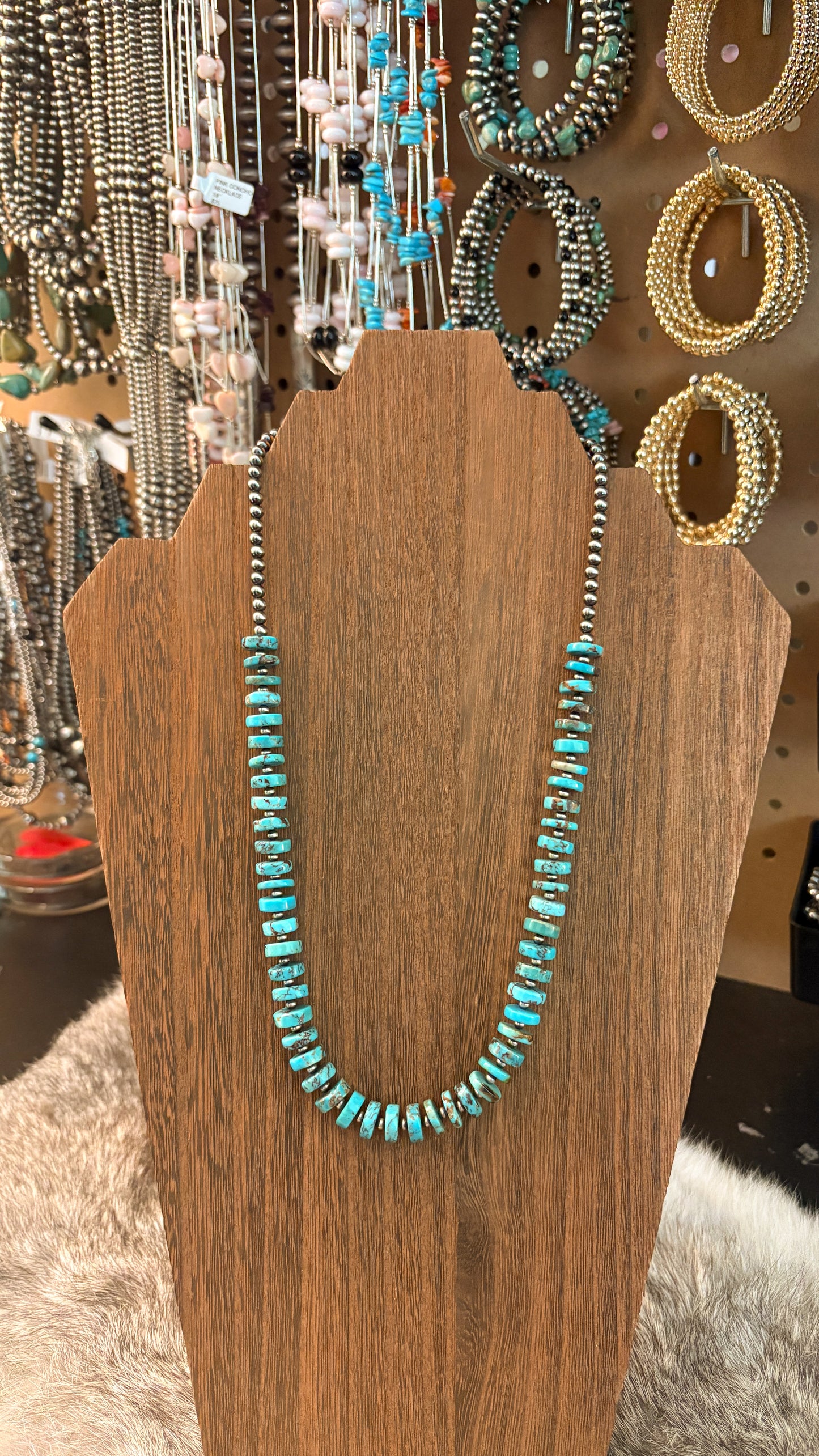 THE JASMINE NECKLACE