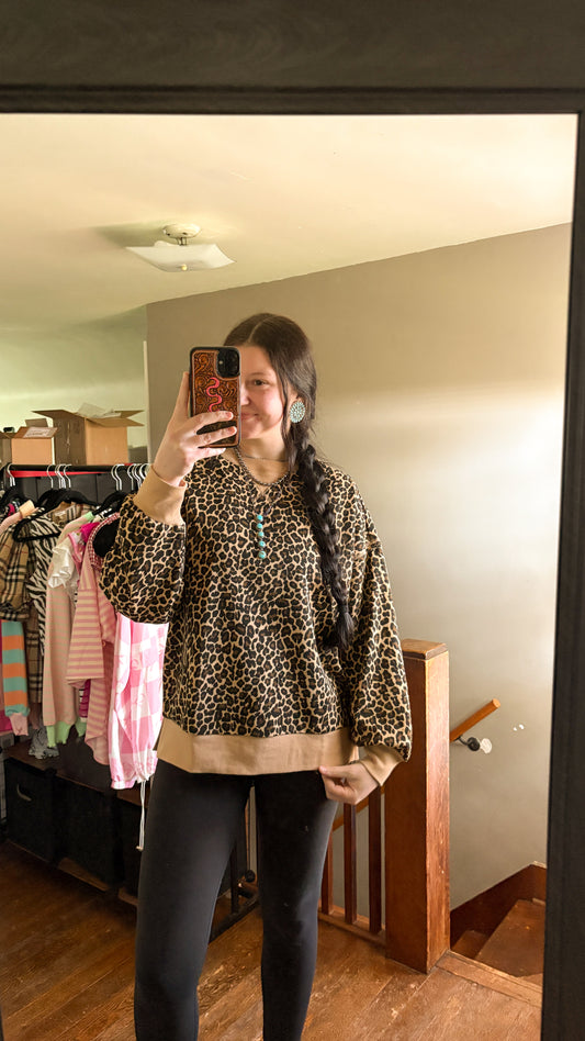 CHEETAH SWEATER TOP