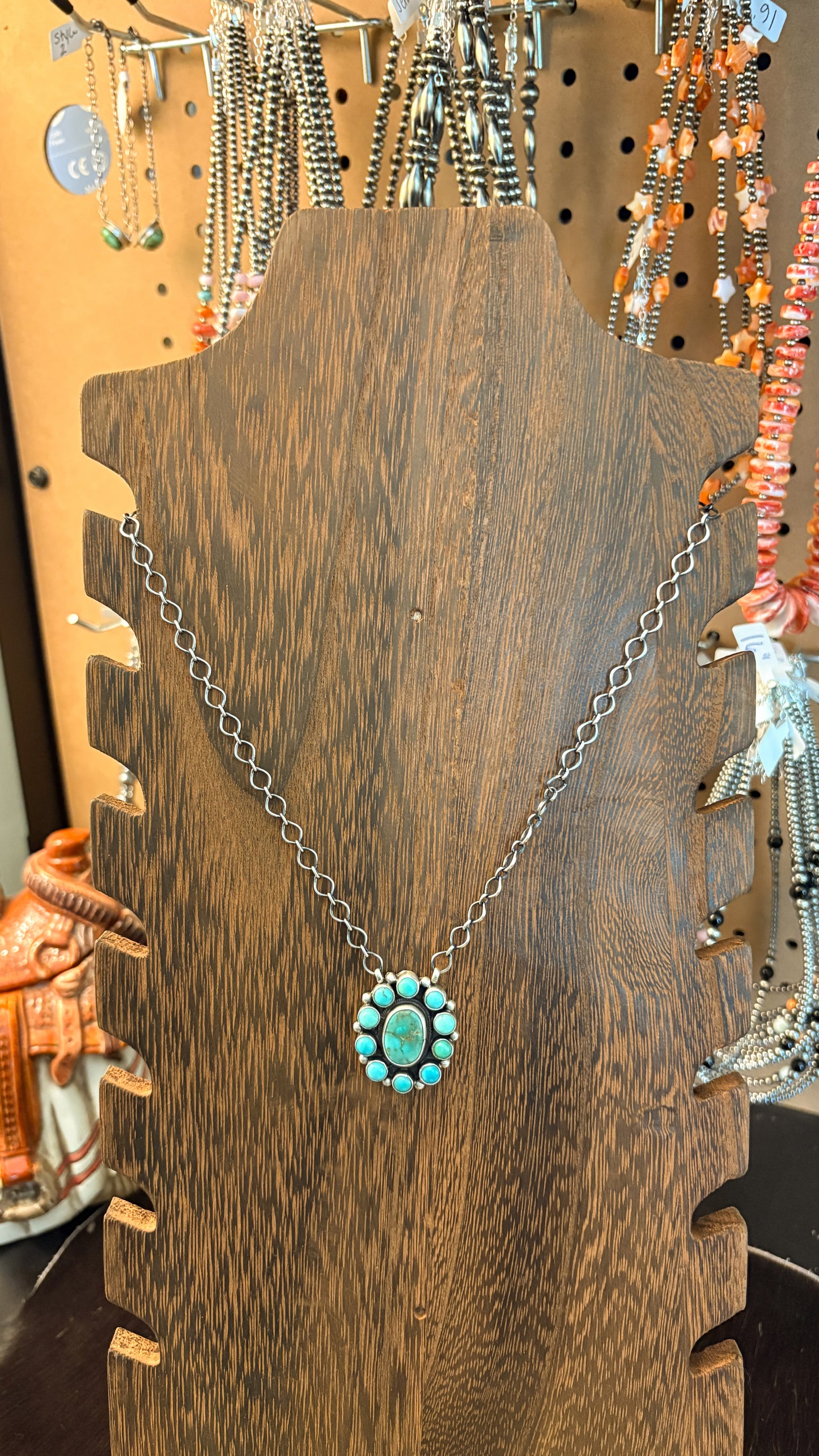 OVAL TURQUOISE CLUSTER NECKLACE