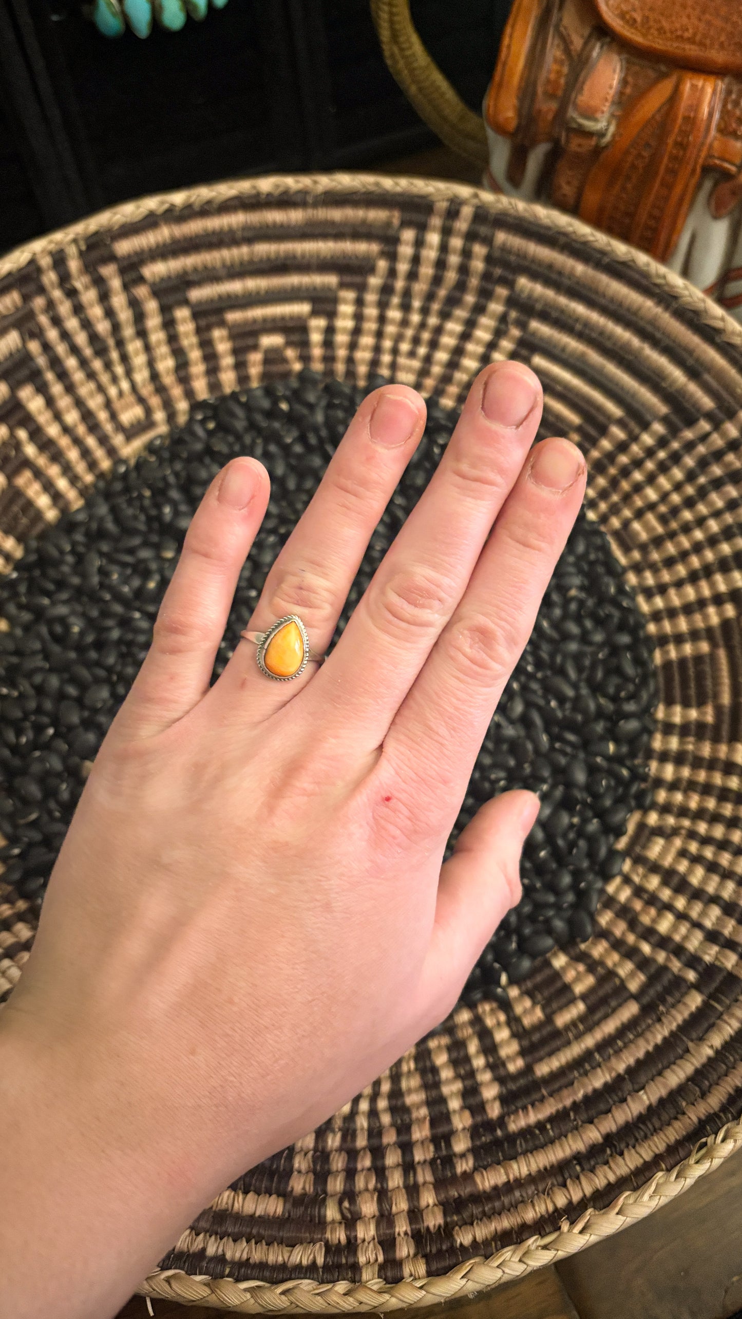 ORANGE SPINY OYSTER TEARDROP RING