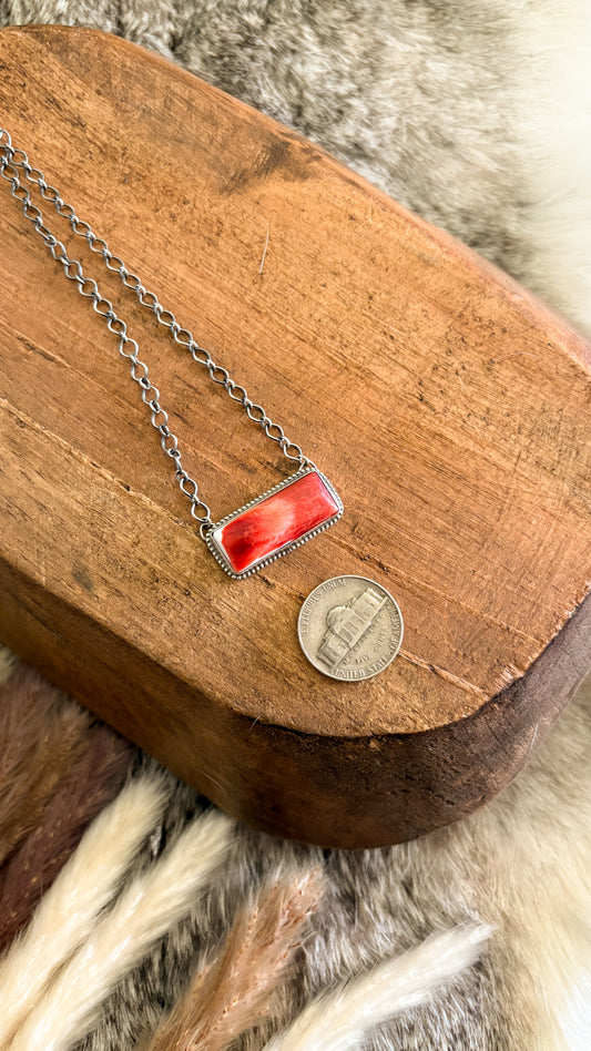RED SPINY OYSTER BAR NECKLACE
