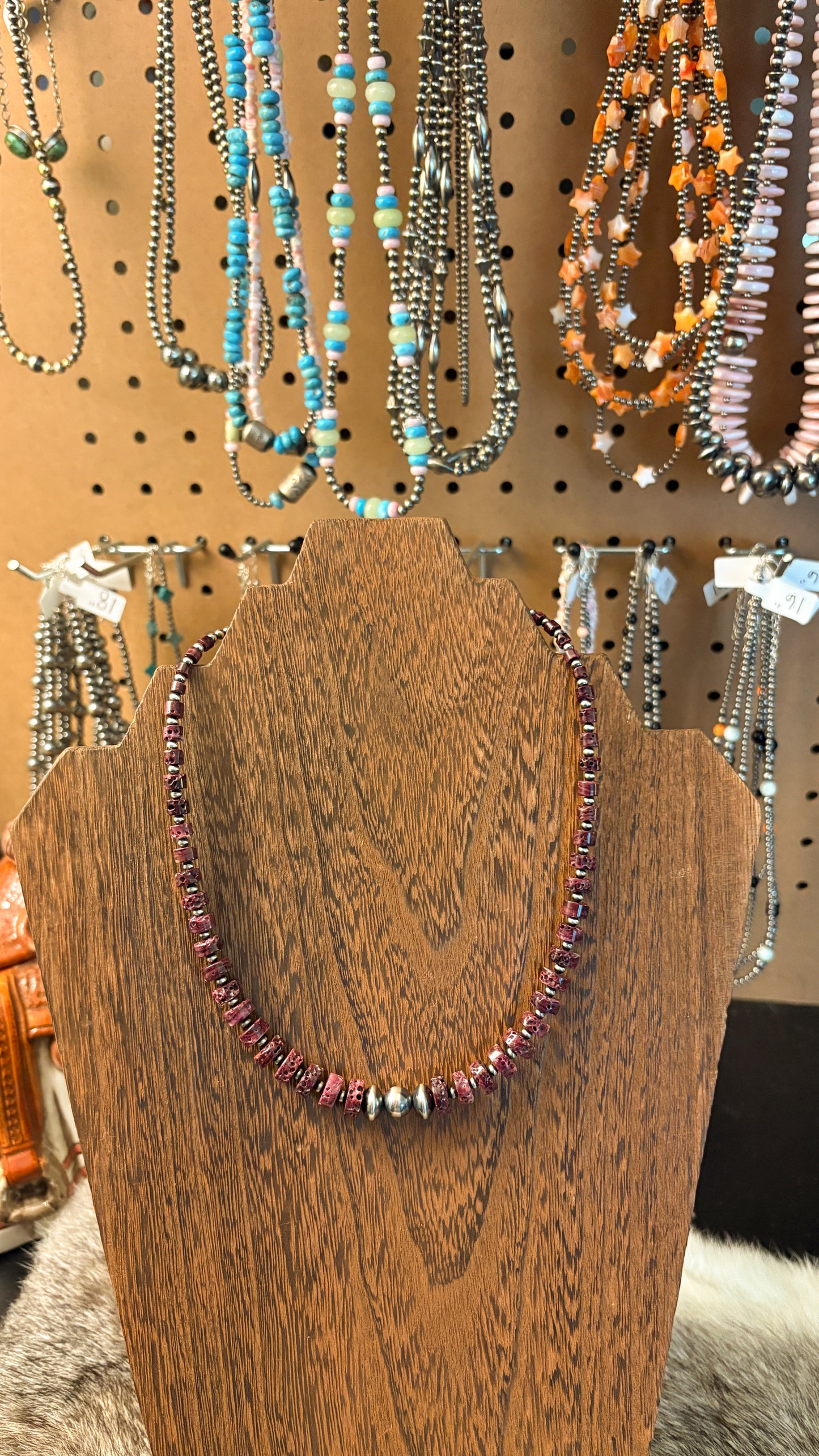THE OLIVIA NECKLACE