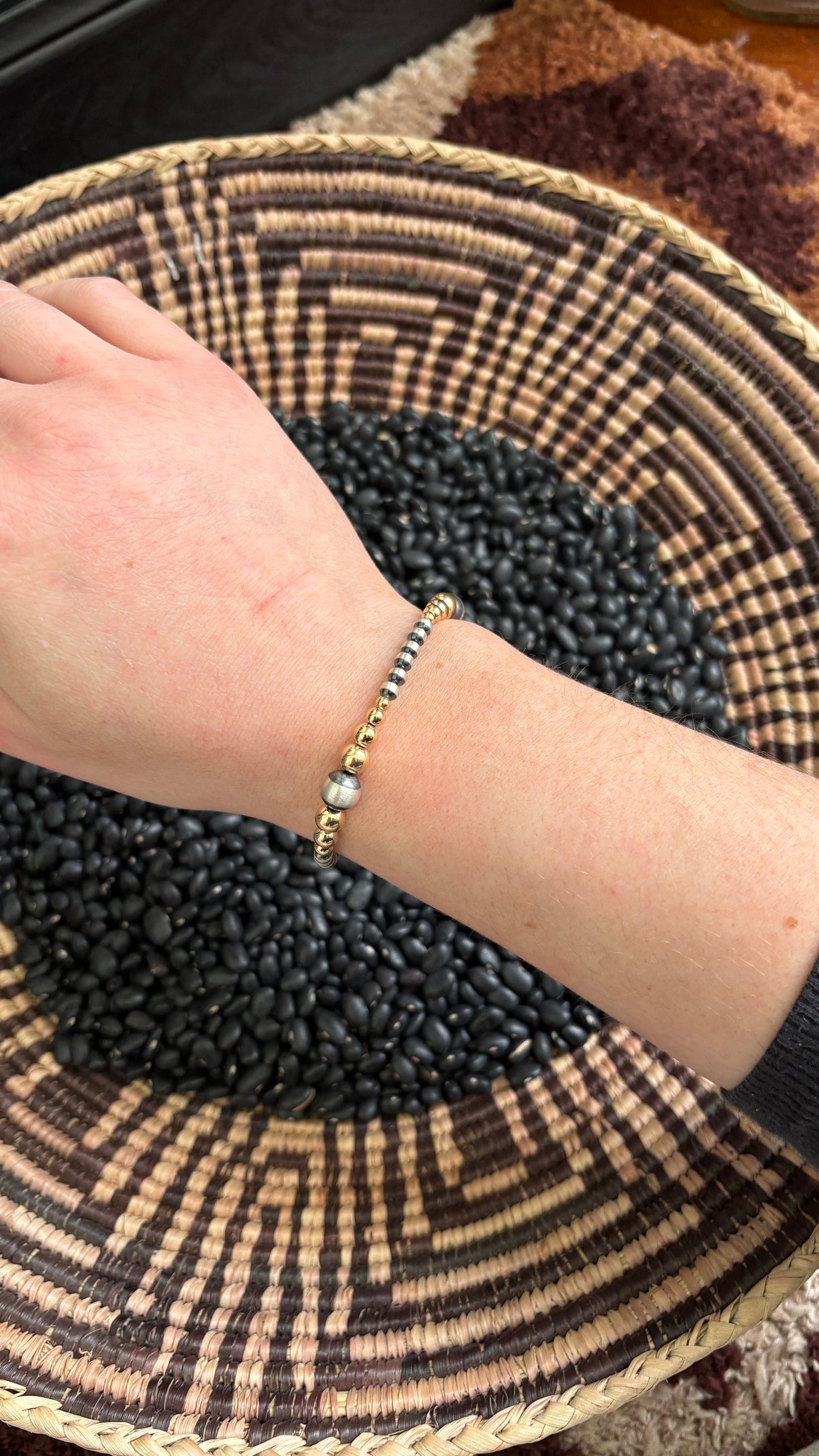 GRADUATED GOLDIE STRETCH BRACELET