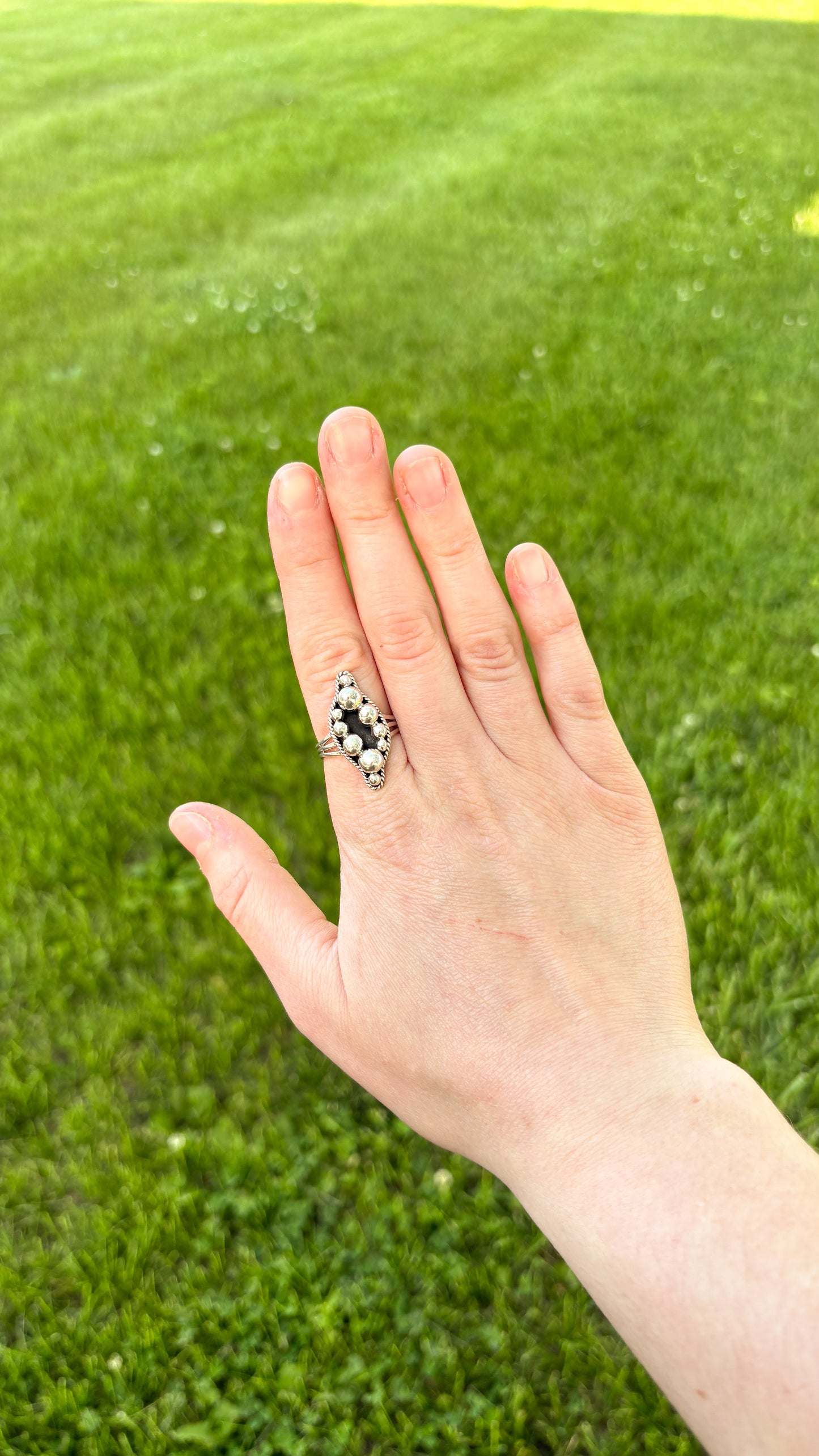 BEADED STERLING SILVER DIAMOND SHAPED RING