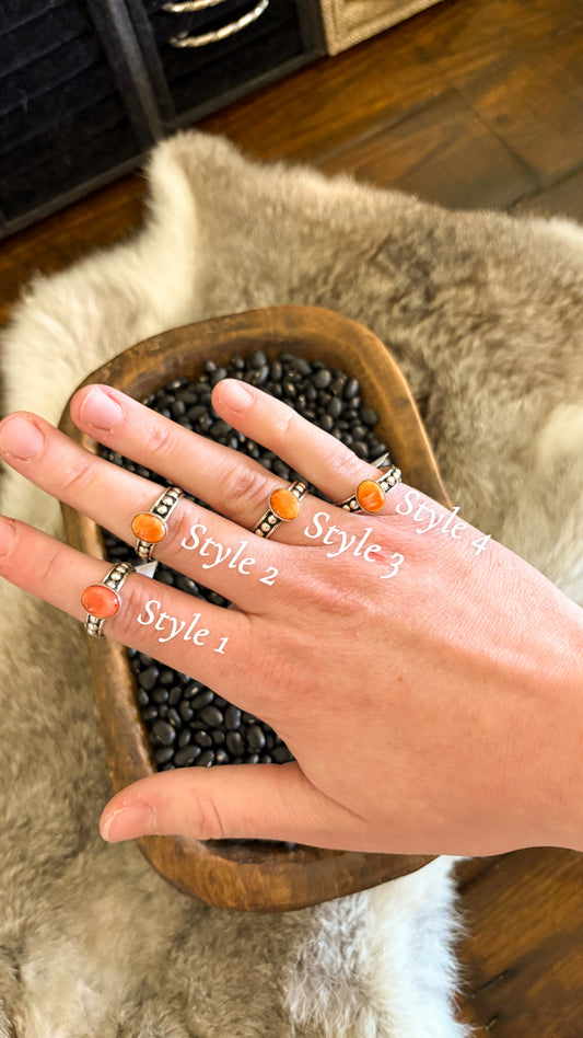 STONE W 3MM BALL BAND RING - ORANGE SPINY OYSTER