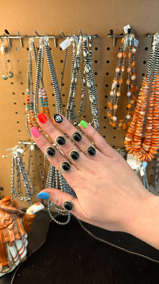 OVAL BLACK ONYX RING W ROPE BEZEL