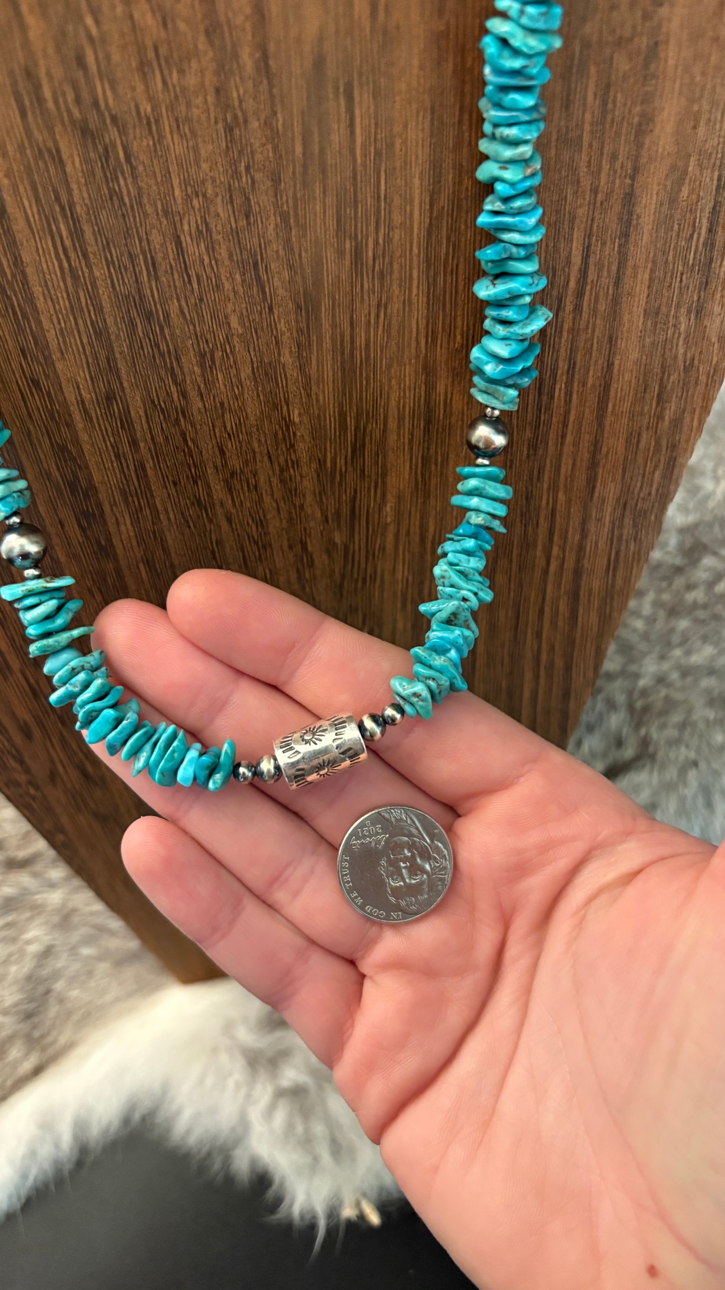 TURQUOISE CHIP BARREL BEAD NECKLACE