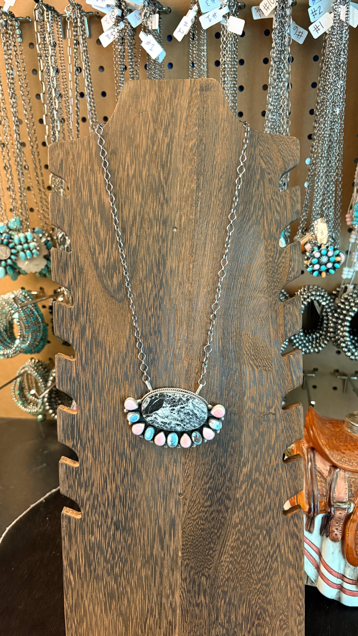 XL GOLDEN HILLS, PINK CONCH, & WHITE BUFFALO CLUSTER NECKLACE