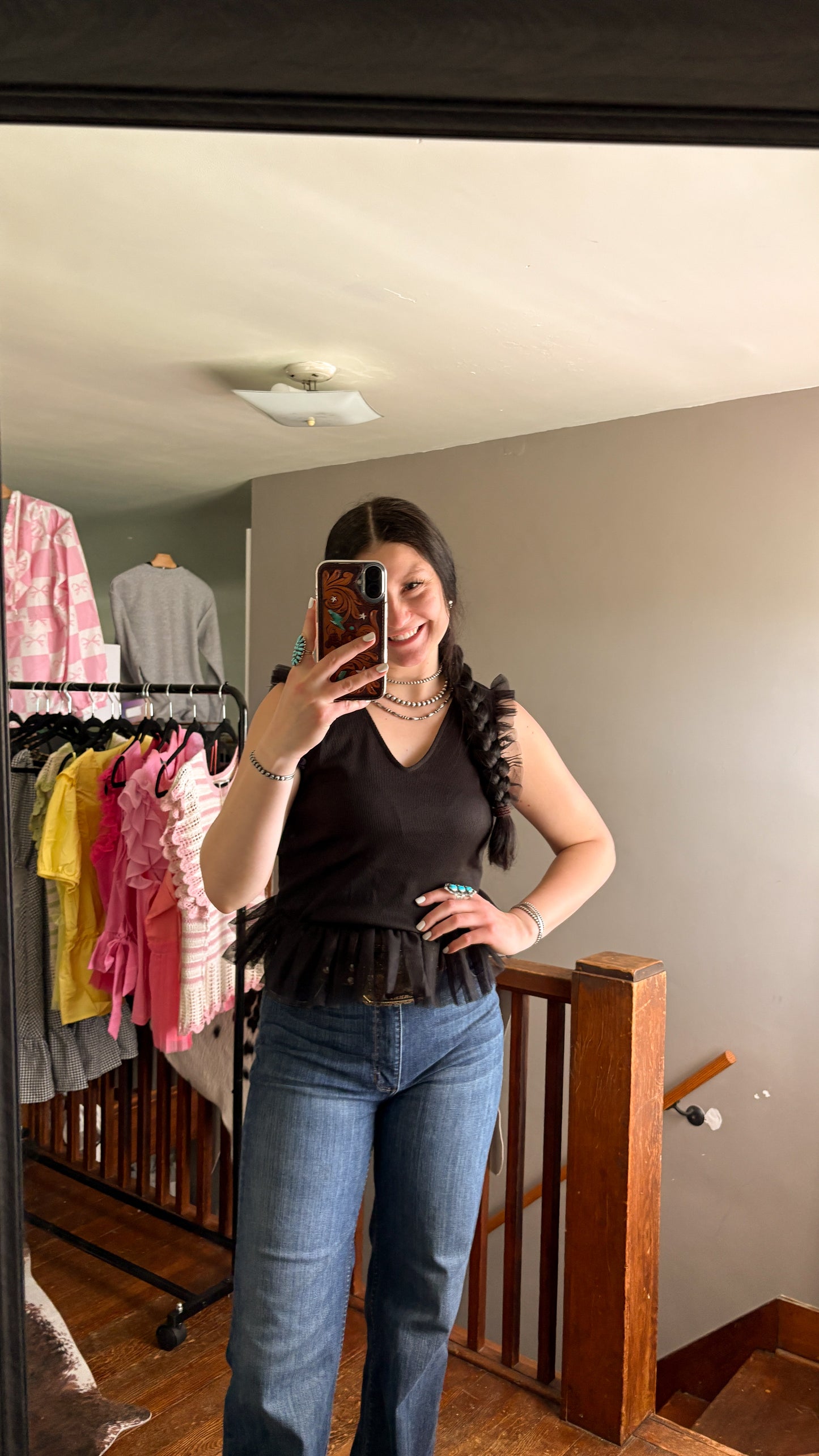 V NECK MESH RUFFLE TOP - BLACK