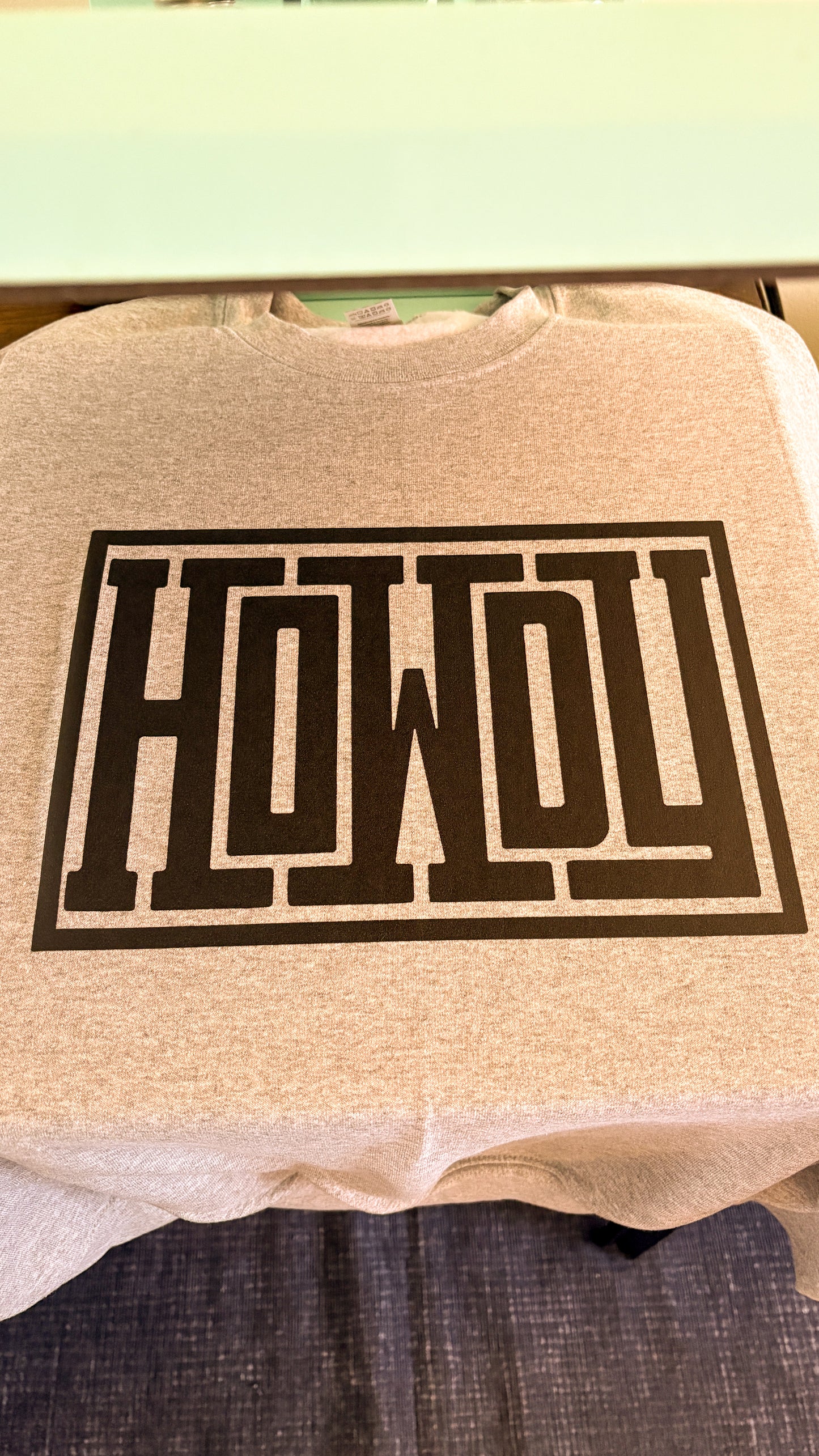 HOWDY CREWNECK