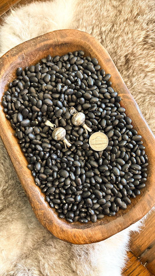 MEDIUM STAMPED SQUASH PENDANT