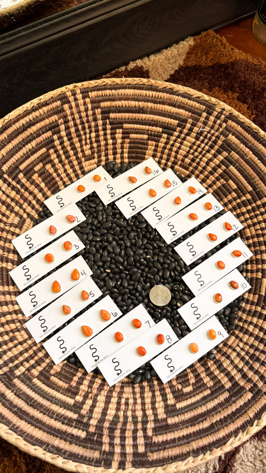 ORANGE SPINY OYSTER STUD EARRINGS