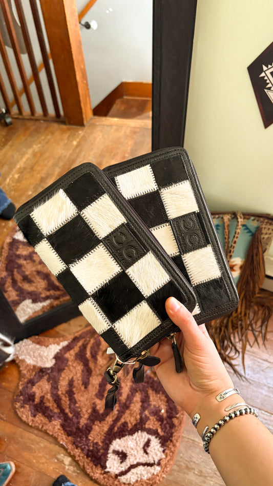 COWHIDE CHECKERED WALLET - BLACK