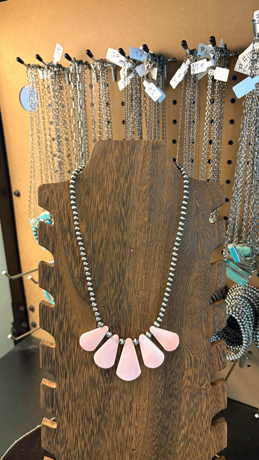 THE MAGNOLIA NECKLACE