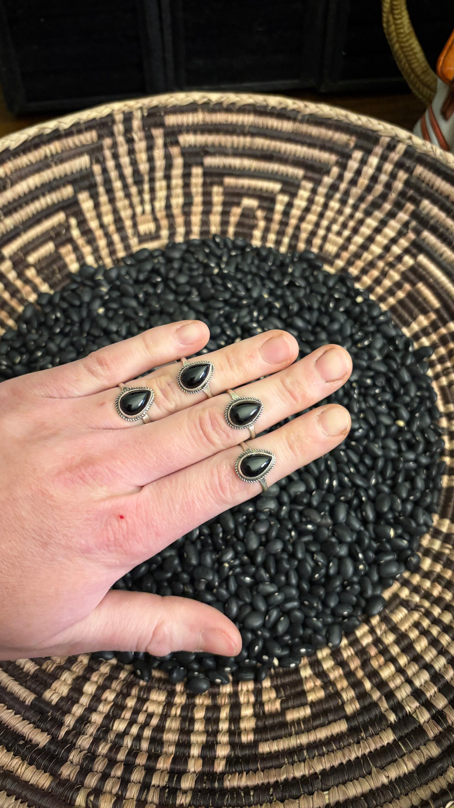 BLACK ONYX TEARDROP RING