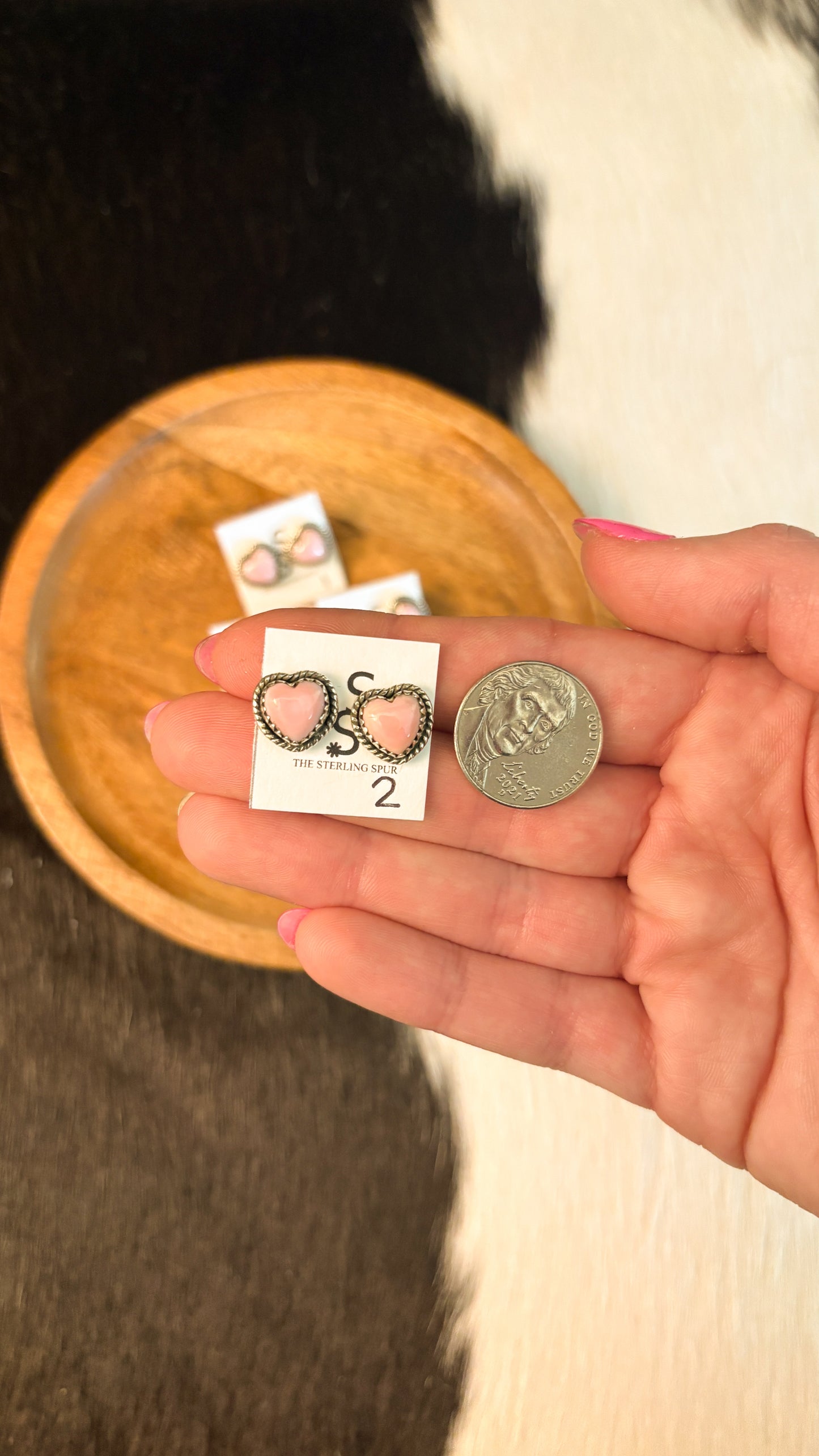 PINK CONCH HEART STUD EARRINGS W ROPE DETAIL