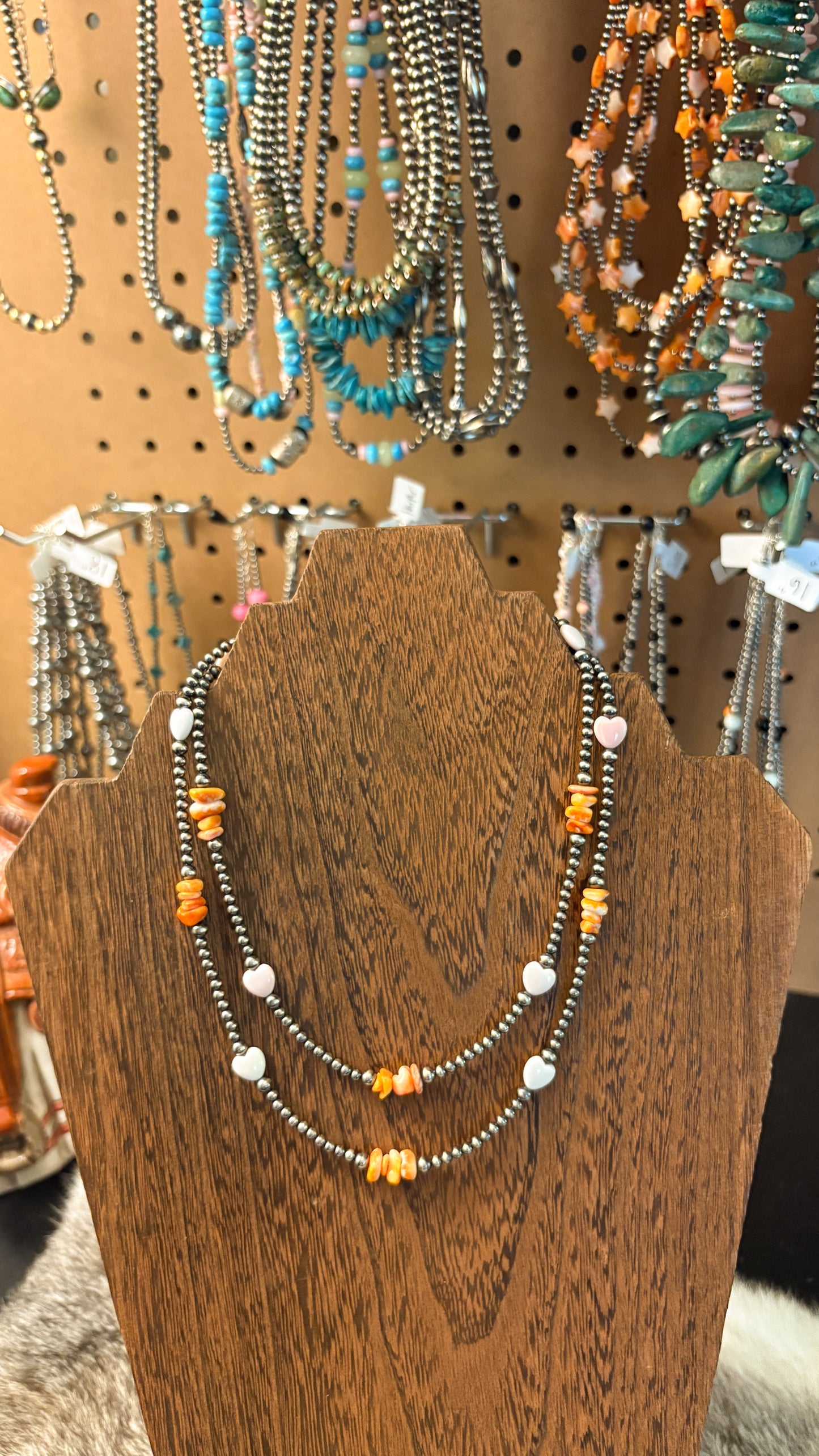 PINK CONCH HEART & ORANGE SPINY CHIP PEARL NECKLACE