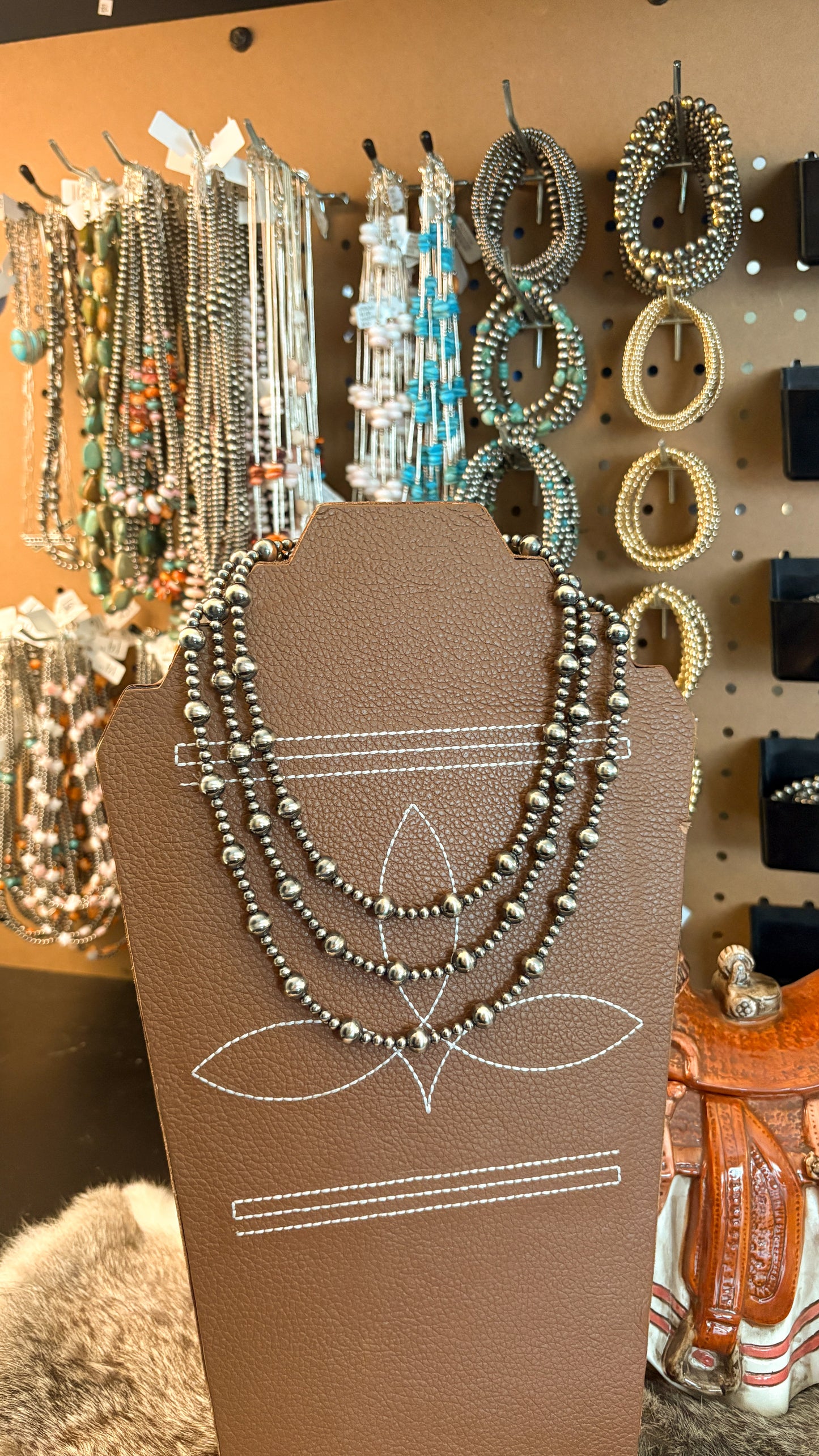 THE LIZZY NECKLACE