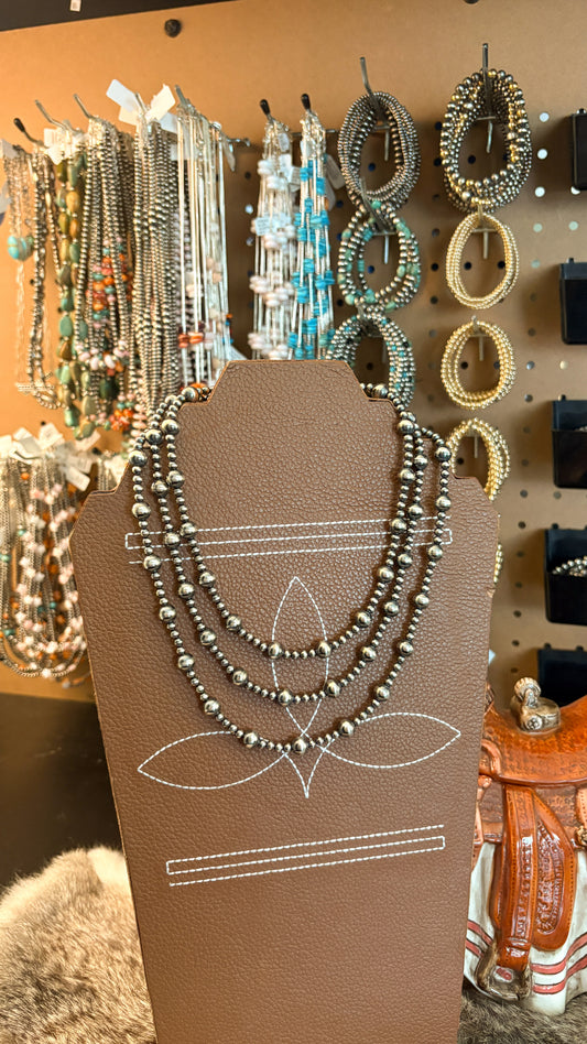 THE LIZZY NECKLACE