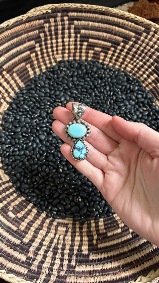 STATEMENT GOLDEN HILLS TURQUOISE PENDANT W STARSHOT DETAIL