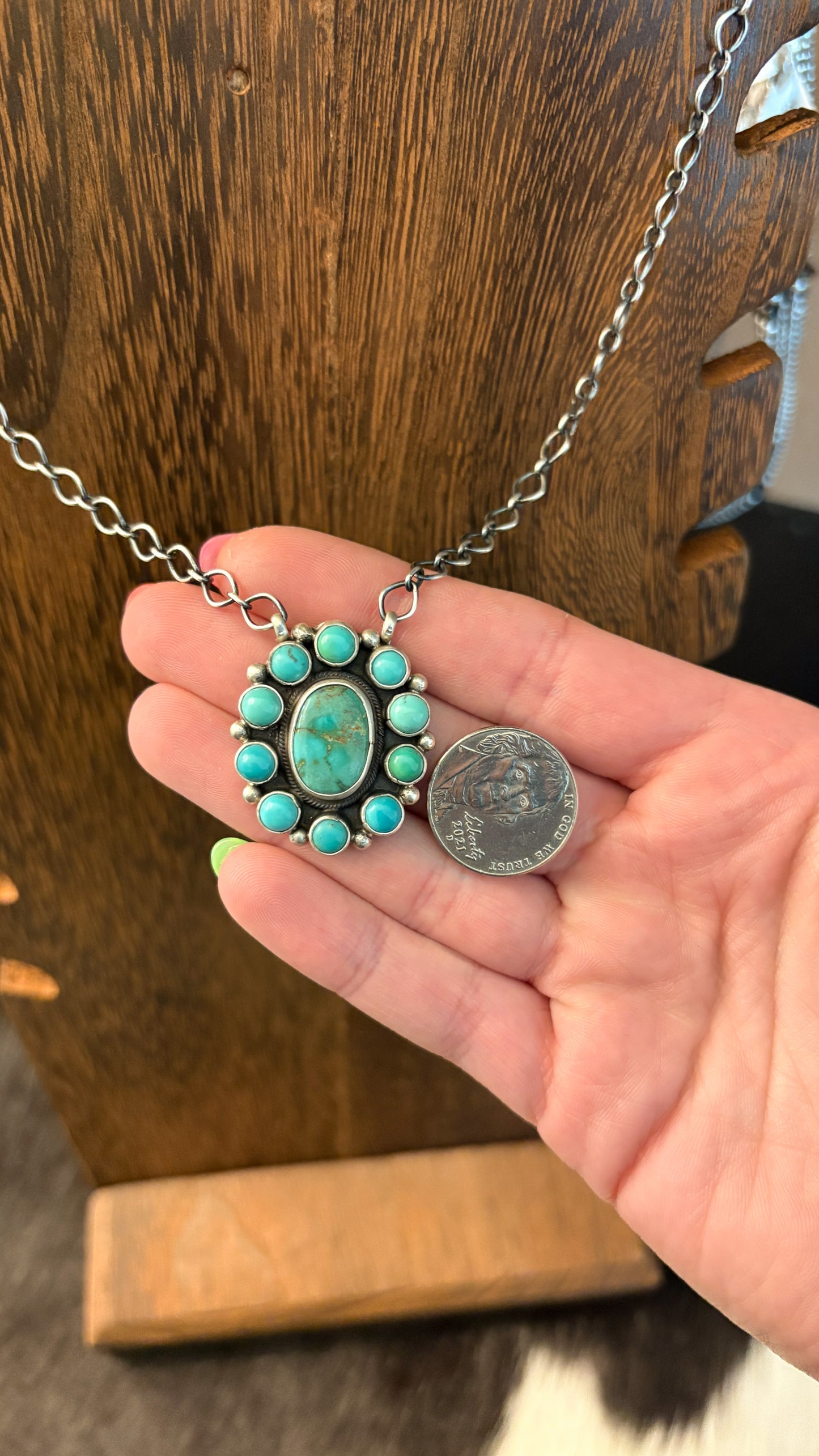 OVAL TURQUOISE CLUSTER NECKLACE