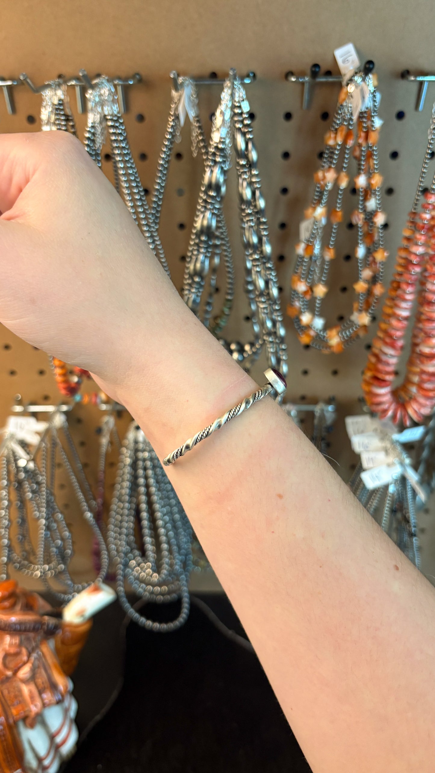 PURPLE SPINY OYSTER CUFF W ROPE BAND