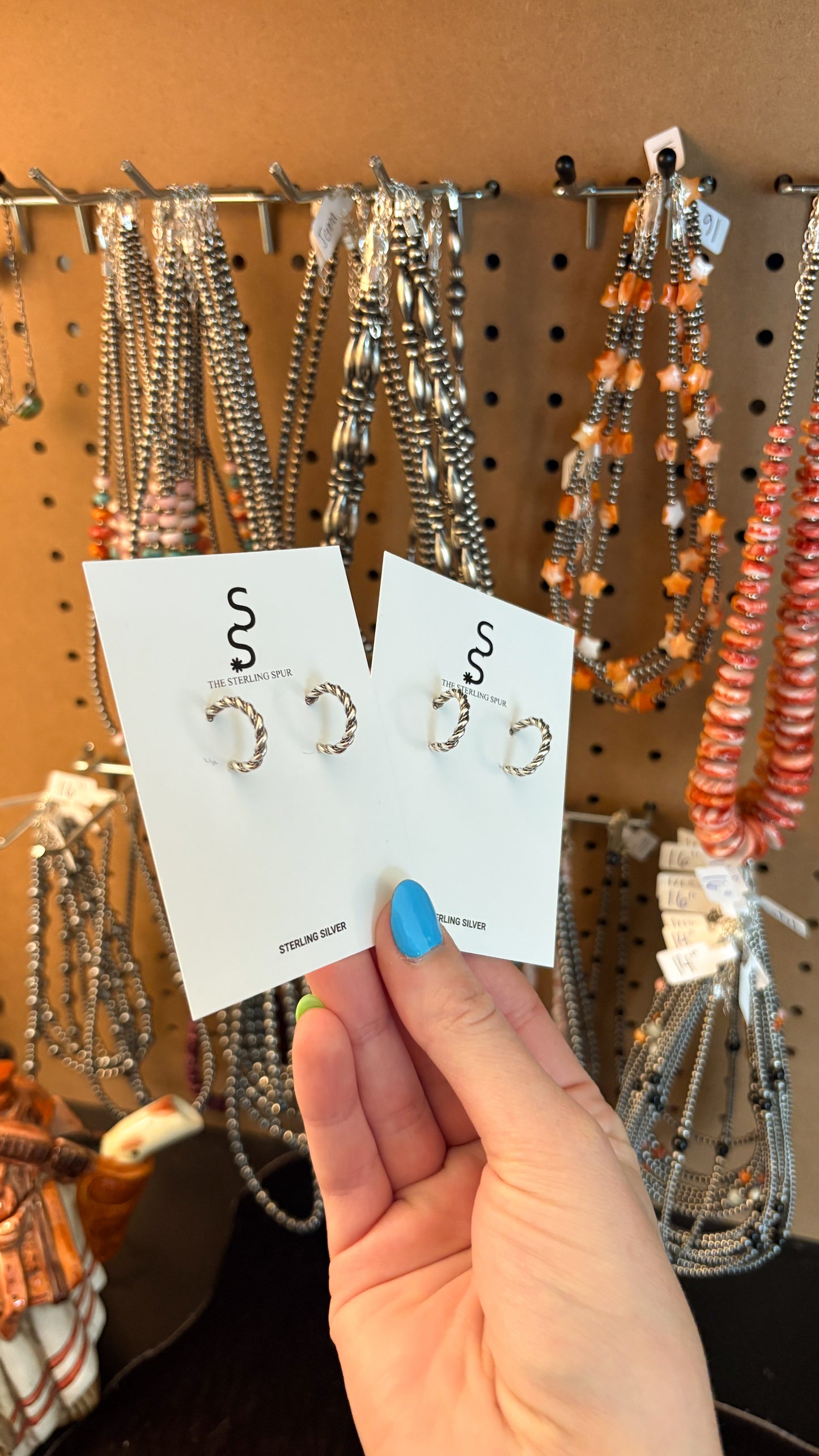 PLAIN ROPE TWIST HOOP EARRINGS