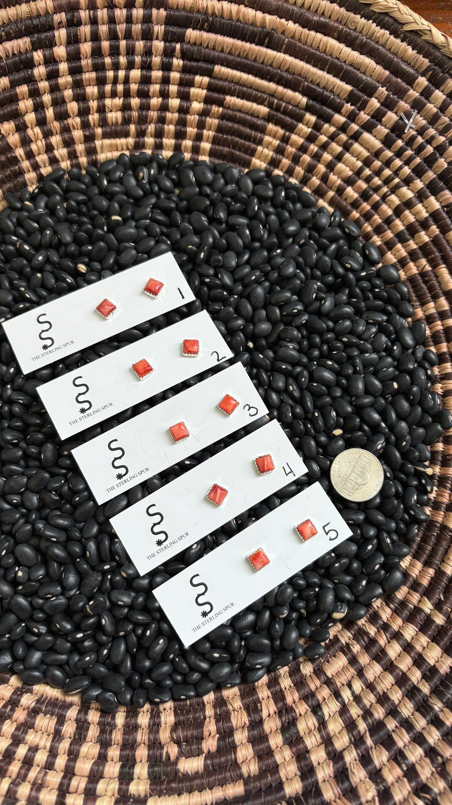 RED SPINY OYSTER SQUARE STUD EARRINGS