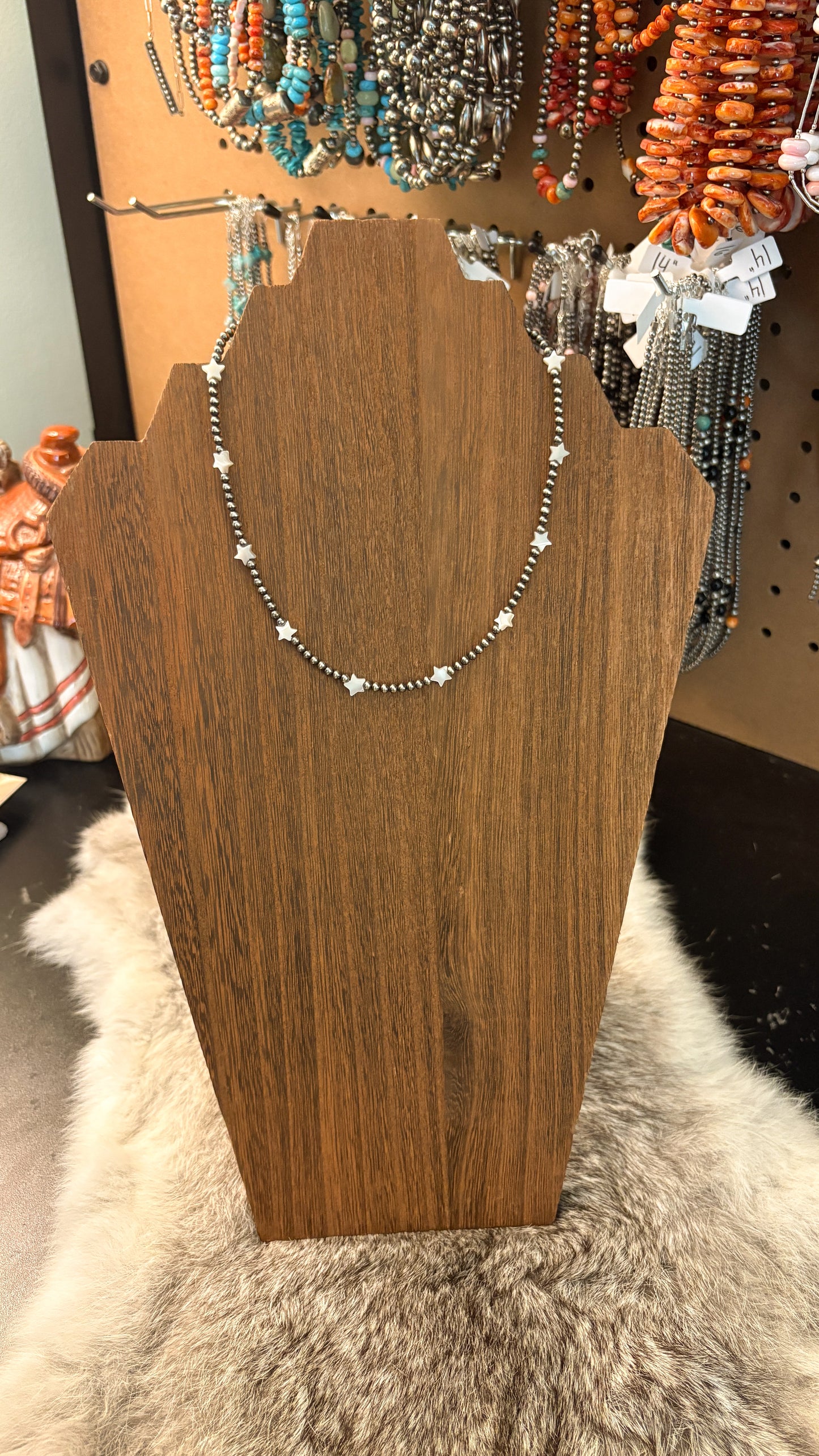 MOTHER OF PEARL STAR CHOKER