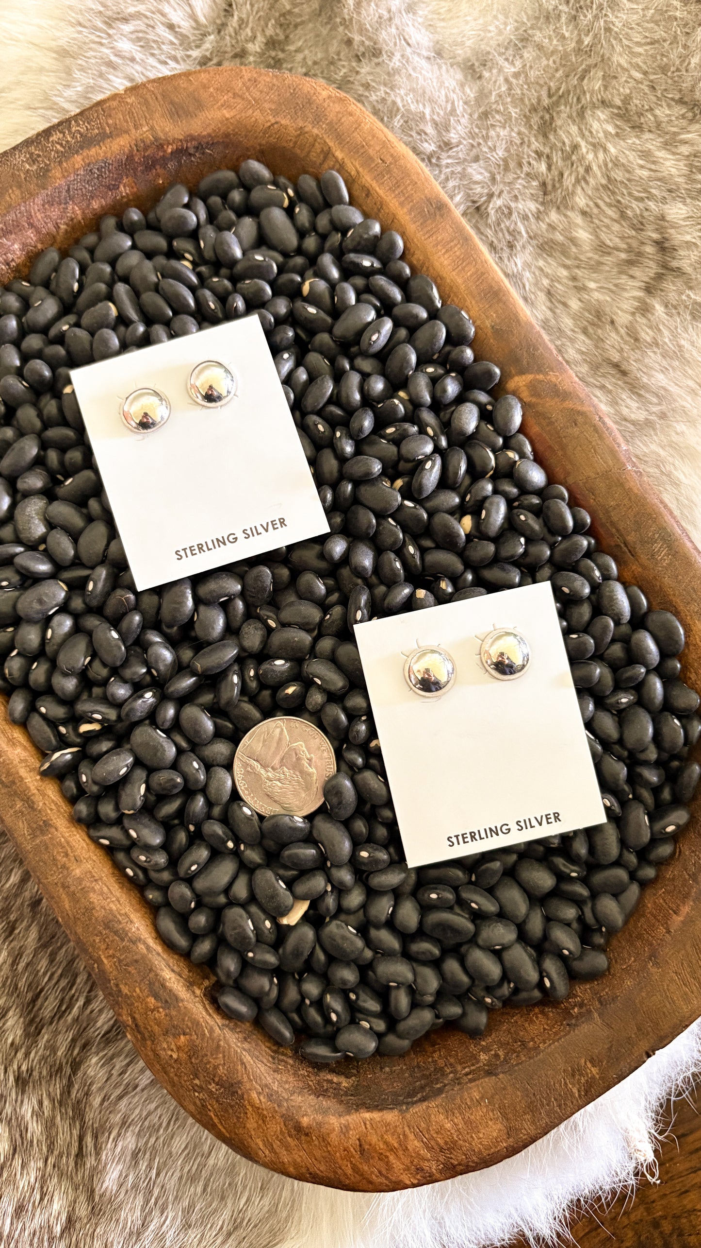PLAIN BUTTON STUD EARRINGS