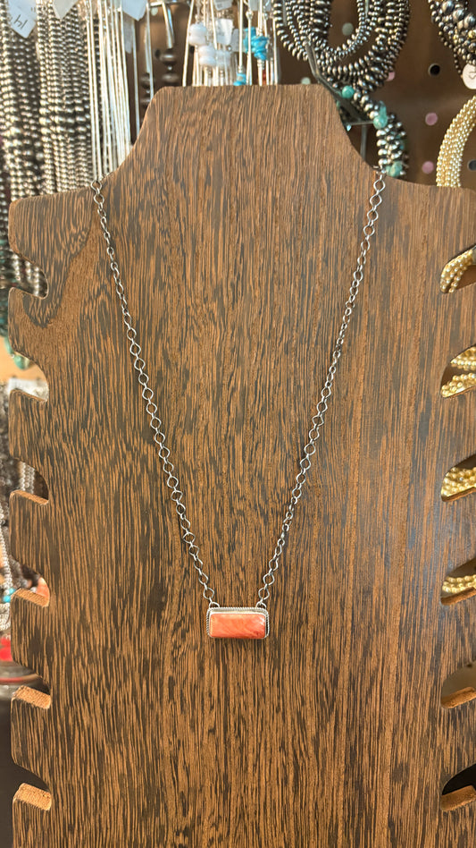 RED SPINY OYSTER BAR NECKLACE