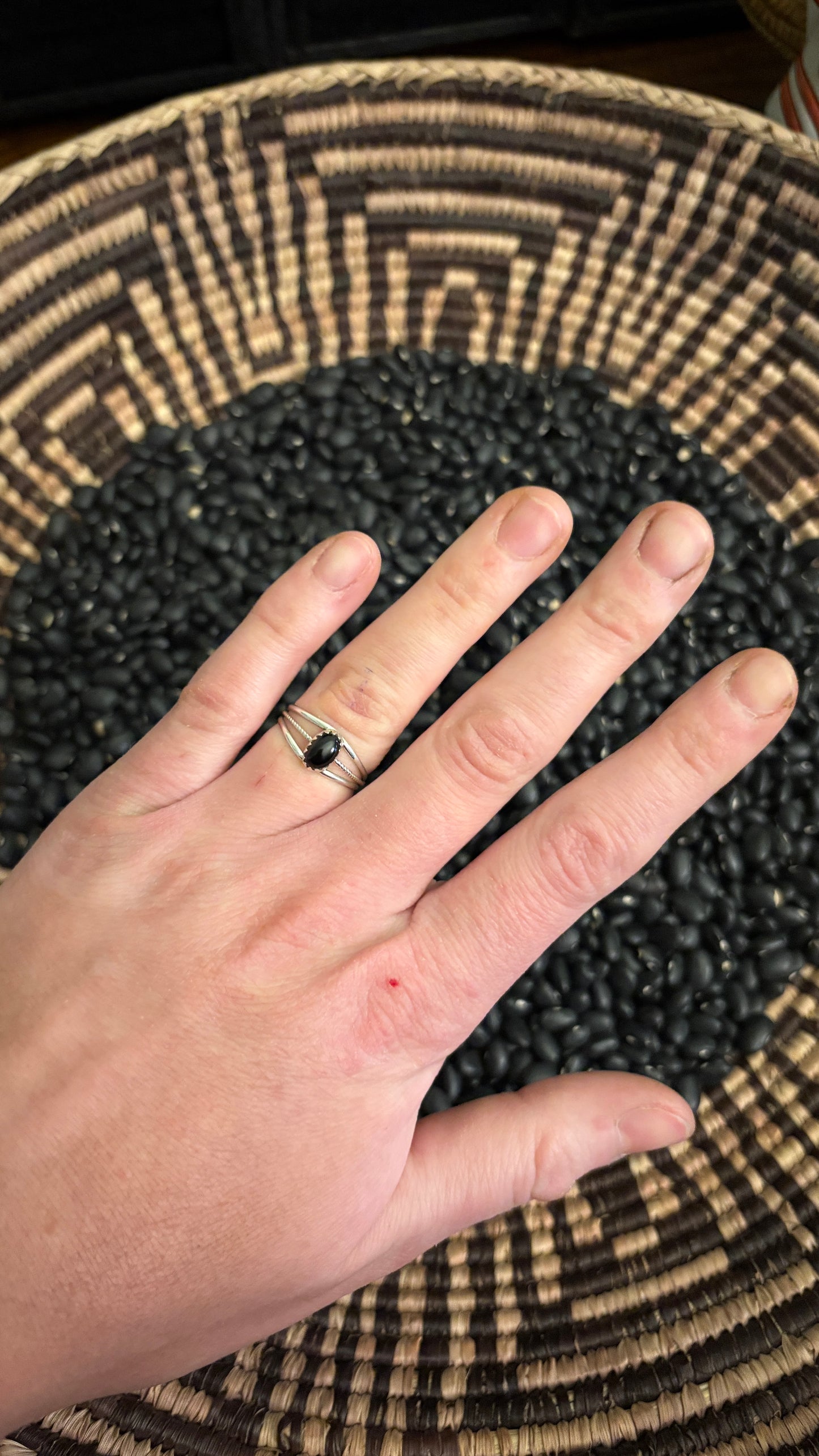 BLACK ONYX RING W ROPE DETAIL