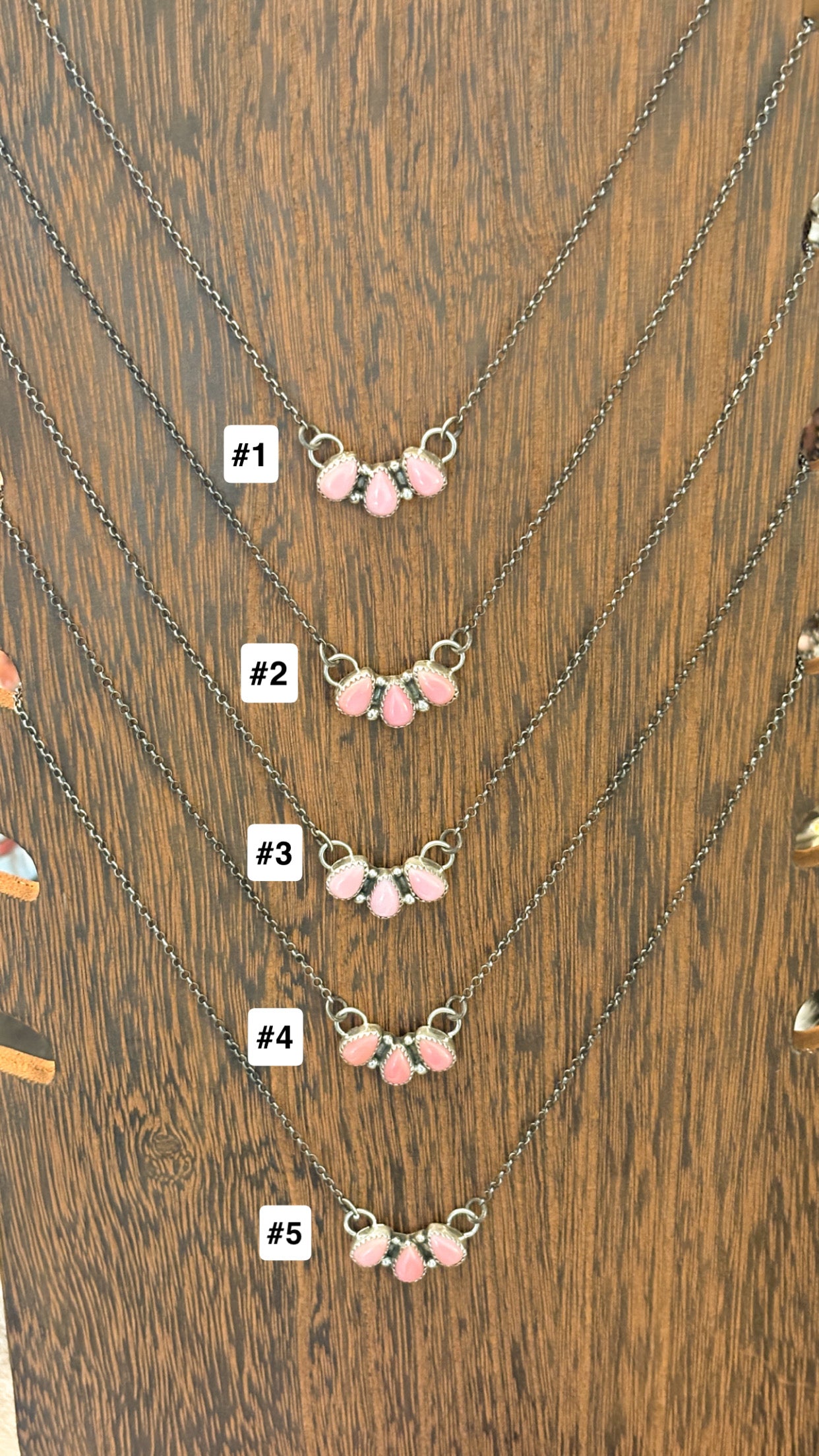 3 STONE PINK CONCH BAR NECKLACE