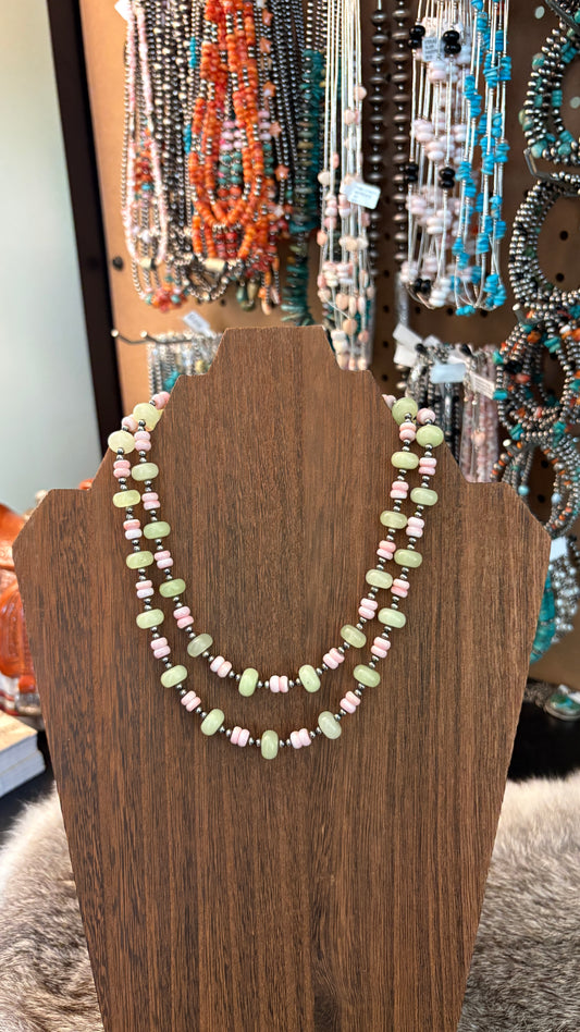 GREEN ONYX & PINK CONCH NECKLACE