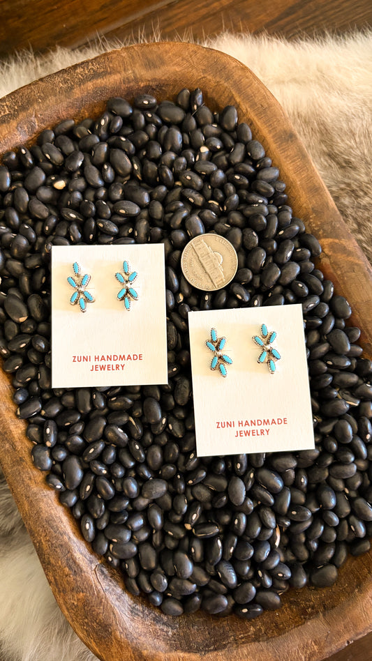 ZUNI TURQUOISE FLOWER STUD EARRINGS