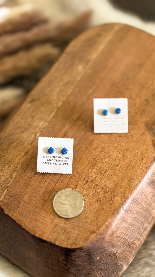 5MM DARK BLUE OPAL STUDS