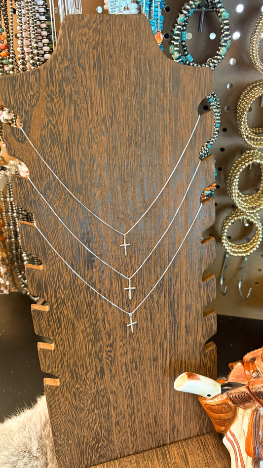 POLISHED ROPE TWIST MINI CROSS PENDANT