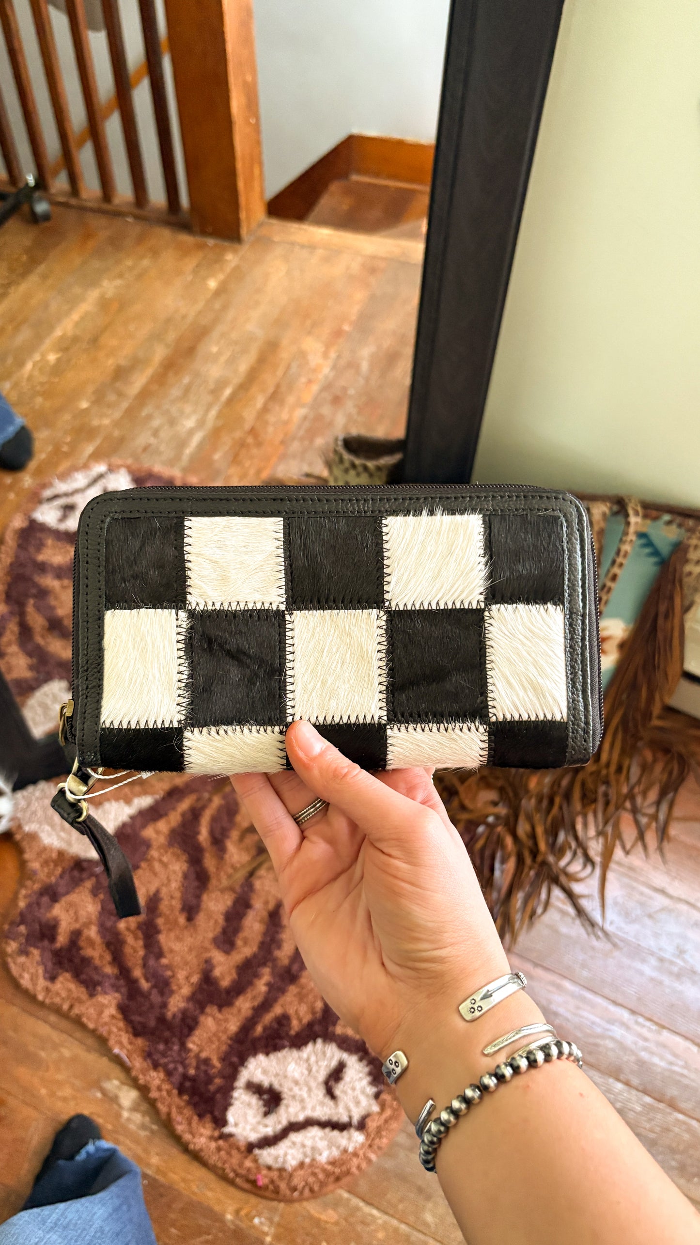 COWHIDE CHECKERED WALLET - BLACK