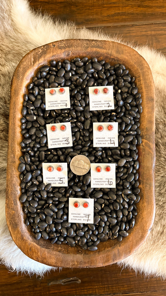 6MM RED SPINY OYSTER STUDS